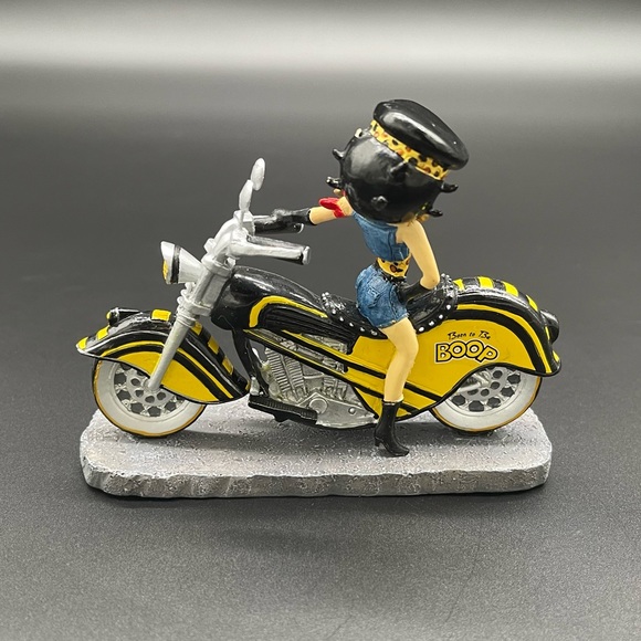Bradford Exchange Betty Boop Born to Ride Collection Born to be Boop Figurine - Picture 10 of 15